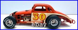 AMT 125 Scale 1937 Chevrolet Early Modified Dirt Track Klaver Pro-Built Model