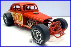 AMT 125 Scale 1937 Chevrolet Early Modified Dirt Track Klaver Pro-Built Model