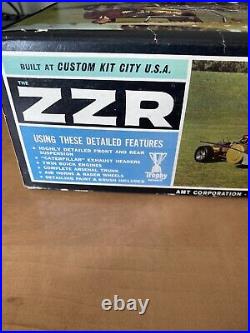 AMT 125 Scale ZZR SPY ROD GEORGE BARRIS Customizing Model Kit As Is! Complete