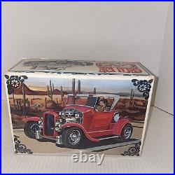 AMT 1929 Ford Model A Roadster Car model kit