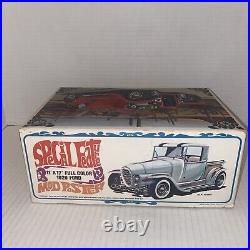 AMT 1929 Ford Model A Roadster Car model kit