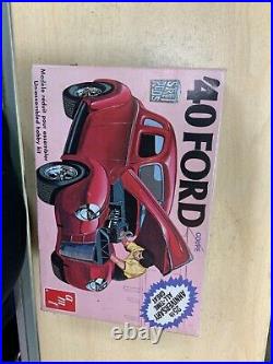 AMT 1940 Ford Coupe Street Rods 1/25 Scale Model Kit Preowned see photos