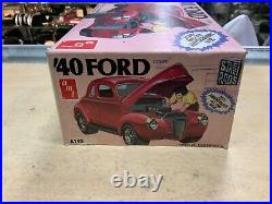 AMT 1940 Ford Coupe Street Rods 1/25 Scale Model Kit Preowned see photos