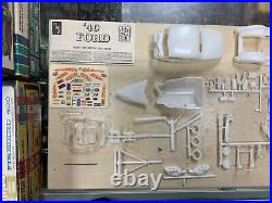 AMT 1940 Ford Coupe Street Rods 1/25 Scale Model Kit Preowned see photos