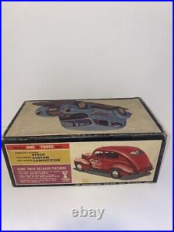 AMT 1940 Ford Sedan Joker 1/25 scale Model Car Kit