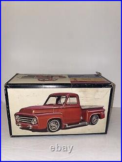 AMT 1953 Ford Pick-Up Wild-Kat Car Model Kit