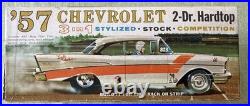 AMT 1957 Chevy 2-Dr 3-in-1 Hardtop 1/25 Scale Kit T-757-200 (1963) NIOB