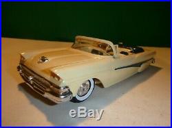 AMT 1958 FORD FAIRLANE CONVERTIBLE WithBOX 1/25 VINTAGE MODEL CAR MOUNTAIN