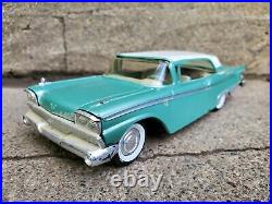 AMT 1959 Ford Galaxie Fairlane 500 Dealer Friction Promo 125 Plastic Model Car