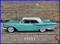 AMT 1959 Ford Galaxie Fairlane 500 Dealer Friction Promo 125 Plastic Model Car