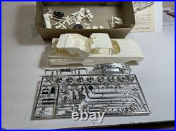AMT 1960 Chevrolet El Camino Kit. Unbuilt And Mint Really Nice