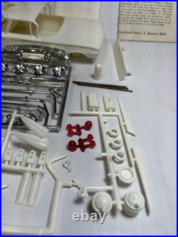 AMT 1960 Chevrolet El Camino Kit. Unbuilt And Mint Really Nice