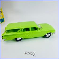 AMT 1960 Chevy Nomad Wagon Model Kit 1/25 Scale Jr. Trophy Series 04-740-100