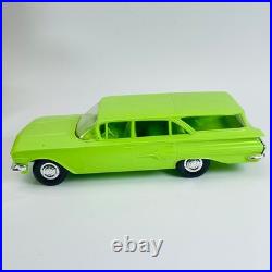 AMT 1960 Chevy Nomad Wagon Model Kit 1/25 Scale Jr. Trophy Series 04-740-100