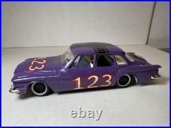 AMT 1960 Valiant 4 Door 1/25 Model Kit Original #9060 139 & Box BUILT RARE