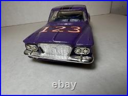 AMT 1960 Valiant 4 Door 1/25 Model Kit Original #9060 139 & Box BUILT RARE