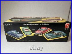 AMT 1960 Valiant 4 Door 1/25 Model Kit Original #9060 139 & Box BUILT RARE