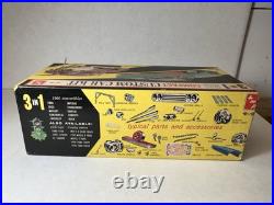 AMT 1960 Valiant 4 Door 1/25 Model Kit Original #9060 139 & Box BUILT RARE