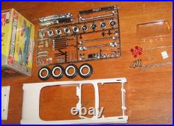 AMT 1961 Ford Sunliner Convertible Kit # K-111 Annual 3-in-1 Unbuilt in Box 61