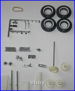 AMT 1961 Pontiac Bonneville Convertible Kit #K-611 Annual Incomplete in Box 61