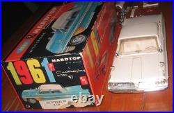 AMT 1961 Pontiac Bonneville Hardtop Kit #K-621 Annual Built Survivor in Box 61