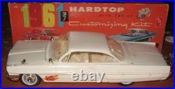 AMT 1961 Pontiac Bonneville Hardtop Kit #K-621 Annual Built Survivor in Box 61
