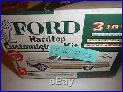AMT 1962 FORD GALAXIE 500 HARDTOP With ENGIN VINTAGE MODEL CAR MOUNTAIN 1/25 S-122