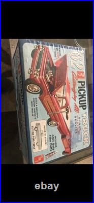AMT 1962 F-100 Ford Pickup Truck 3 in 1 Model Kit with Traler untouched