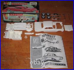 AMT 1962 Pontiac Tempest Hardtop Annual Kit # K-6022 Stock Parts Only & Box 62