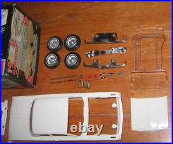 AMT 1962 Pontiac Tempest Hardtop Annual Kit # K-6022 Stock Parts Only & Box 62