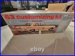 AMT- 1963 Mercury Monterey Open Box Customizing Kit