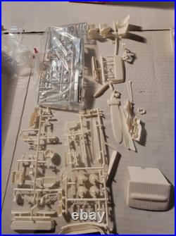 AMT- 1963 Mercury Monterey Open Box Customizing Kit