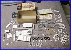 AMT 1964 Chevy Chevelle Station Wagon 3-in-1 Annual Kit # 8744 Unused