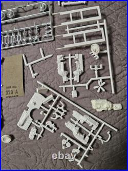 AMT 1964 Chevy Chevelle Station Wagon 3-in-1 Annual Kit # 8744 Unused