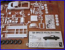 AMT 1964 Corvette Coupe & Trailer 3-in-1 Annual Kit # 6924 Unbuilt in Box 64