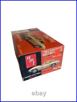 AMT 1964 Corvette Sting Ray 3-In-1 Customizing Kit With Trailer