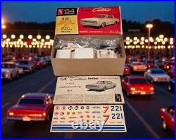 AMT 1964 Oldsmobile F-85 Cutlass 3 in 1 Hardtop Customizing Model Kit 5024-150 AMT 1964 Oldsmobile F-85 Cutlass 3 in 1 Hardtop Customizing Model Kit 5024-150