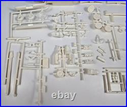 AMT 1964 Oldsmobile F-85 Cutlass 3 in 1 Hardtop Customizing Model Kit 5024-150