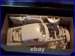 AMT 1965 Barracuda 1/25 scale complete 6855-150 Gene Winfield Autograph times 2x