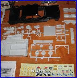 AMT 1965 Lincoln Continental HT Hardtop Kit 6425 Box Body & New Cvt Parts 65 AMT 1965 Lincoln Continental HT Hardtop Kit 6425 Box Body & New Cvt Parts 65