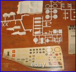 AMT 1966 Corvette Stingray Coupe 3-in-1 Annual Stock Drag Kit # 6926 Unbuilt 66