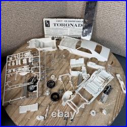 AMT 1967 Oldsmobile Tornado HT Customizing Model Kit 125 #6937-200 Box 400