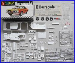 AMT 1967 Plymouth Barracuda Fastback 1/25 Customizing Kit