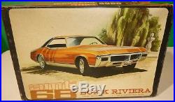 AMT 1968 BUICK RIVIERA 3N1 ANNUAL 6558 1/25 Model Car Mountain Vintage