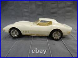 AMT 1968 Corvette Annual Built Model Car Vintage 1/25