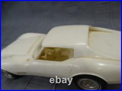 AMT 1968 Corvette Annual Built Model Car Vintage 1/25