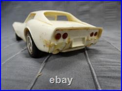 AMT 1968 Corvette Annual Built Model Car Vintage 1/25