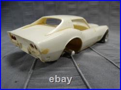 AMT 1968 Corvette Annual Built Model Car Vintage 1/25