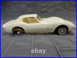 AMT 1968 Corvette Annual Built Model Car Vintage 1/25