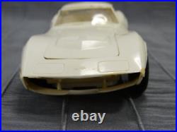 AMT 1968 Corvette Annual Built Model Car Vintage 1/25